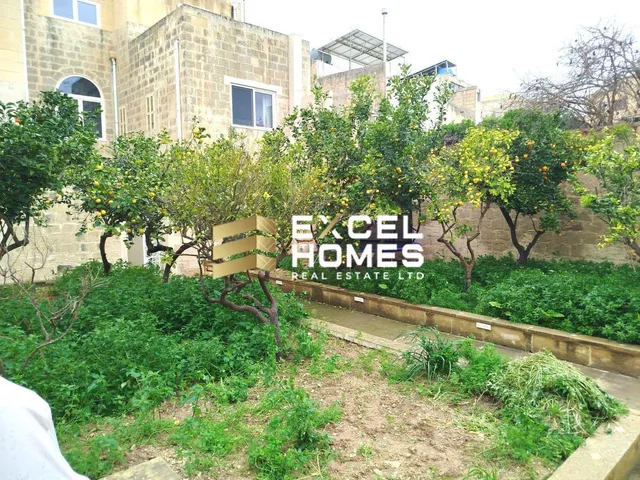 Town House in Santa Venera