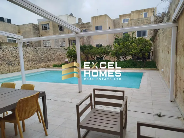 Town House in Santa Venera