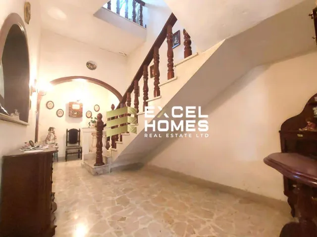 Commercial in Dingli