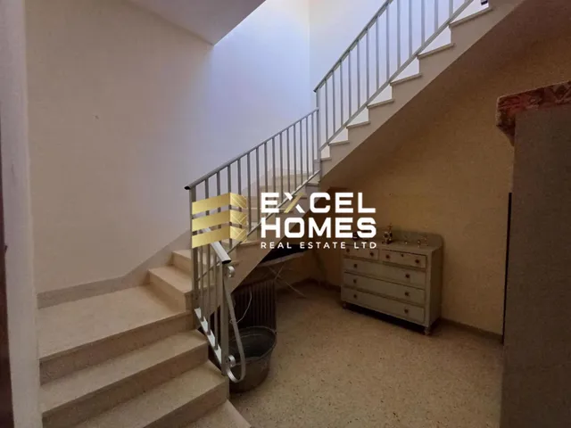 Commercial in Dingli