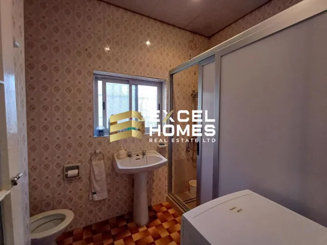 Commercial in Dingli