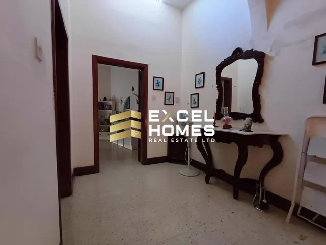 Commercial in Dingli