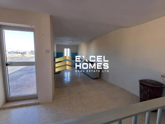 Commercial in Dingli