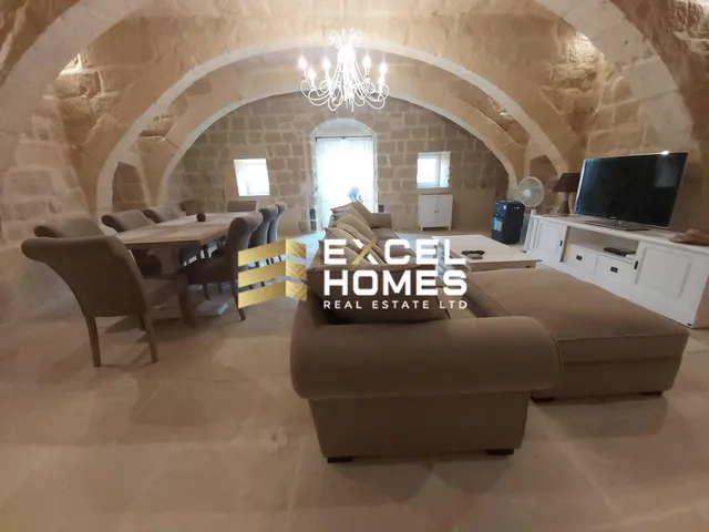 Property at Għarb