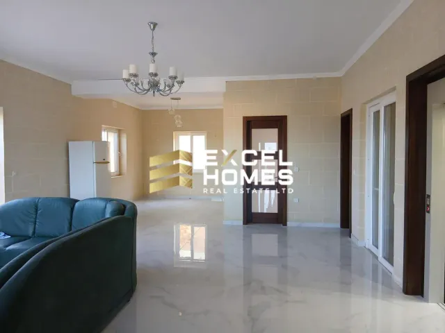 Property at Għarb