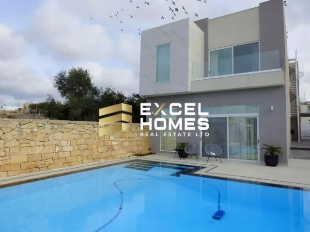 Villa in Naxxar