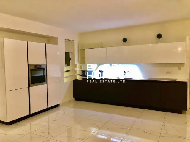 Penthouse in Gżira