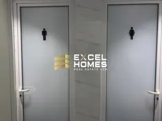 Commercial in Commercial Outlet, Sliema, 4