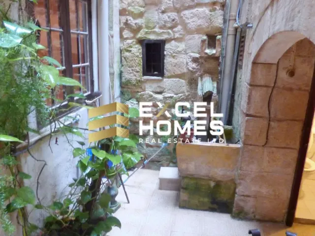 Commercial in Mdina