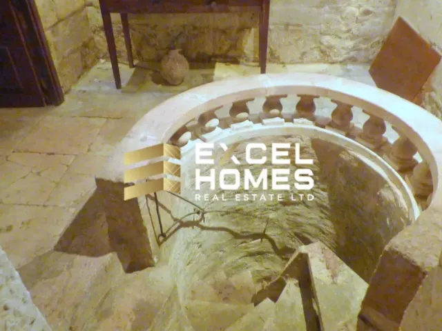 Commercial in Mdina