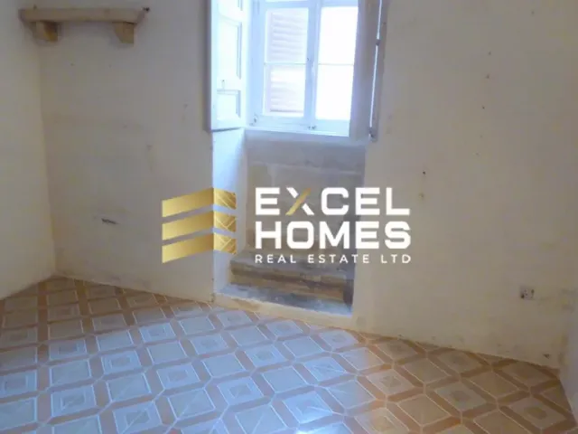 Commercial in Mdina
