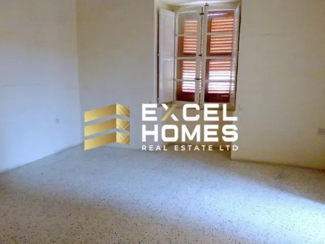 Commercial in Mdina