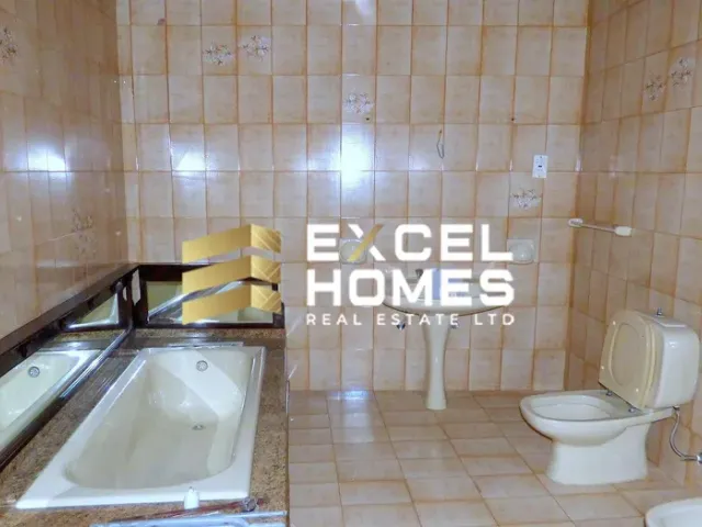 Commercial in Mdina