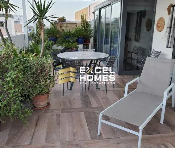 Penthouse in Xgħajra