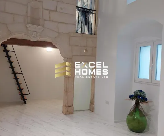 Commercial in Żebbuġ