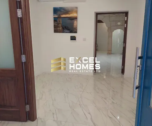 Commercial in Żebbuġ
