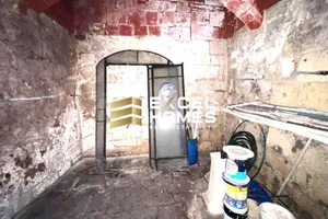 commercial in Valletta