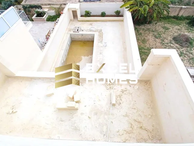 Property at Għarb